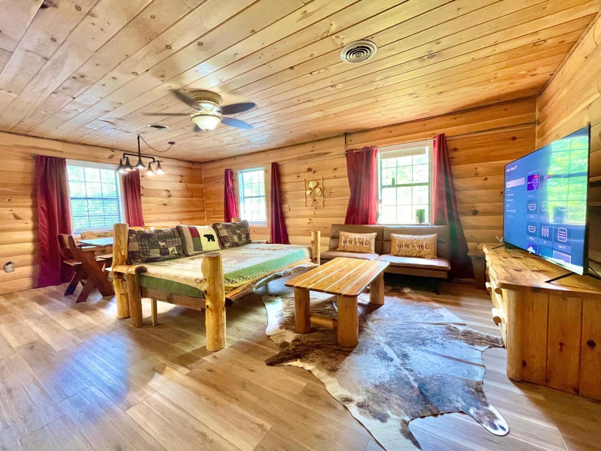 Вилла Wild Reindeer 5Min From Parkway Hottub Firepit Севьервилл Экстерьер фото